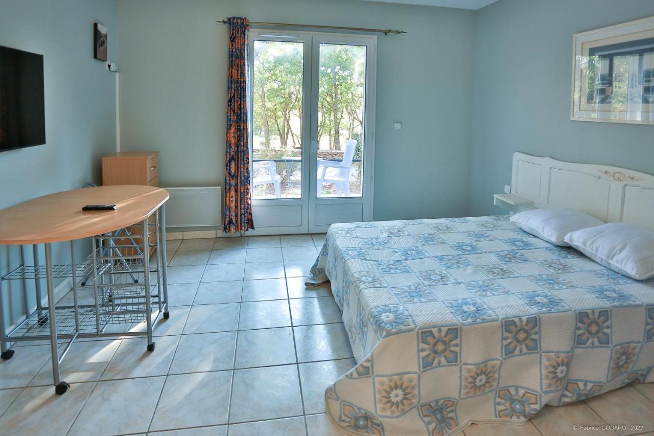 Hotel Restaurant Gite Les Lavandins Saint-Christol  Zewnętrze zdjęcie